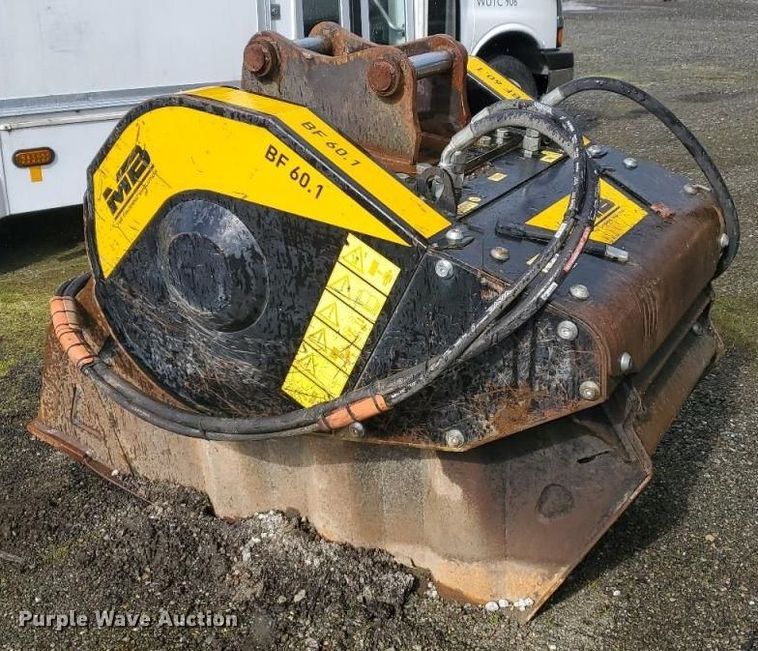 image for item YA0372 2020 MB America BF 60.1 S4 excavator crusher bucket
