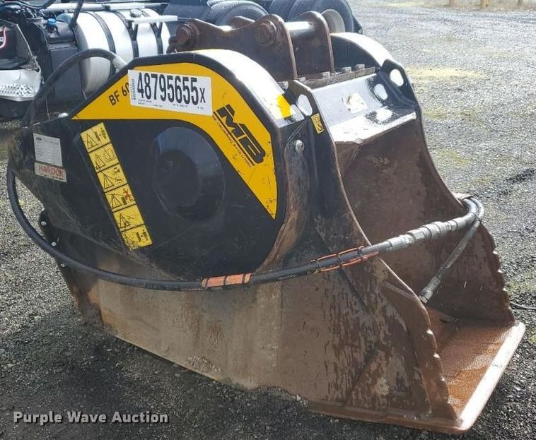 image for item YA0372 2020 MB America BF 60.1 S4 excavator crusher bucket