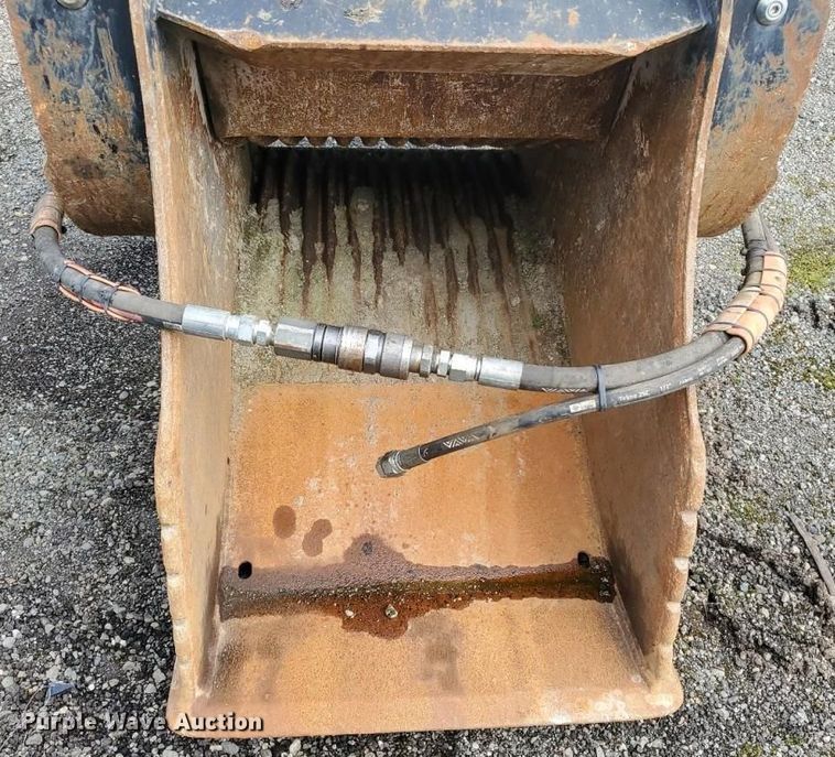 image for item YA0372 2020 MB America BF 60.1 S4 excavator crusher bucket