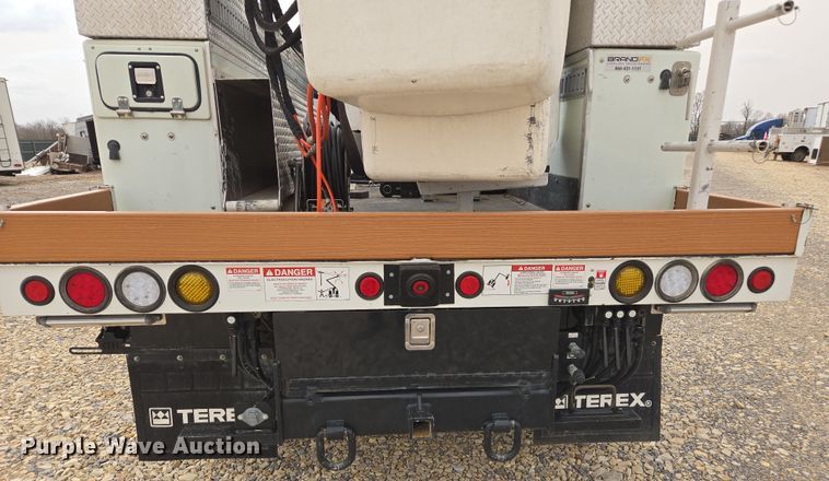 image for item YA0381 2022 Freightliner M2 106 bucket truck