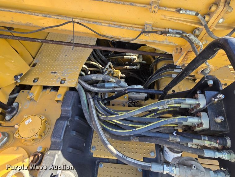 image for item YA0389 2020 CZM EK125 drilling rig