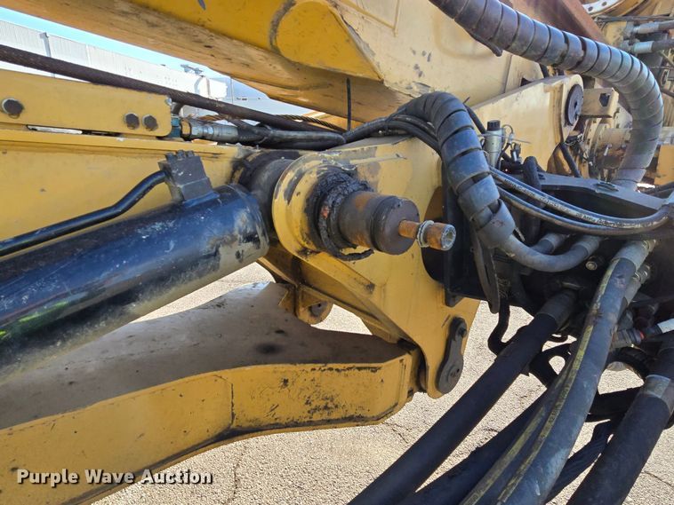 image for item YA0389 2020 CZM EK125 drilling rig