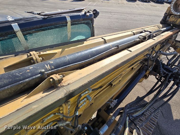 image for item YA0389 2020 CZM EK125 drilling rig