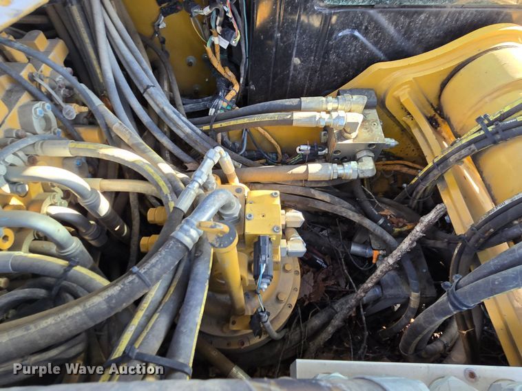 image for item YA0389 2020 CZM EK125 drilling rig