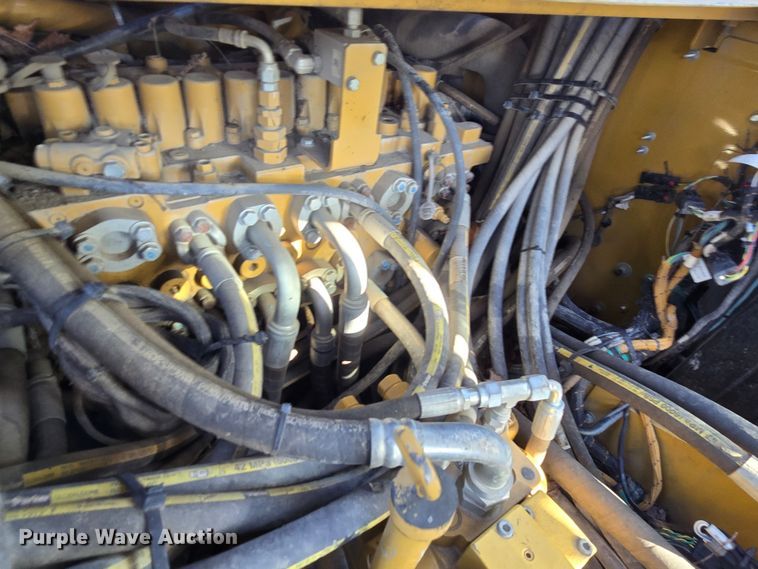 image for item YA0389 2020 CZM EK125 drilling rig