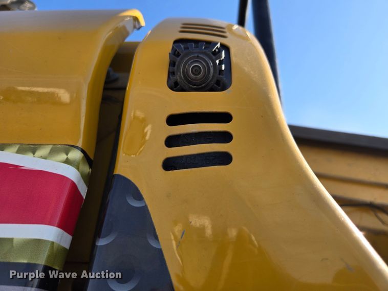 image for item YA0389 2020 CZM EK125 drilling rig