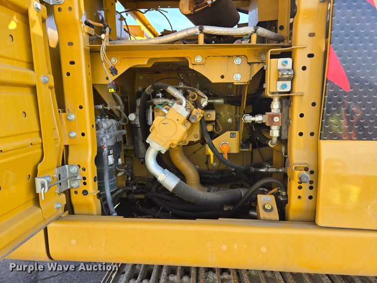 image for item YA0389 2020 CZM EK125 drilling rig