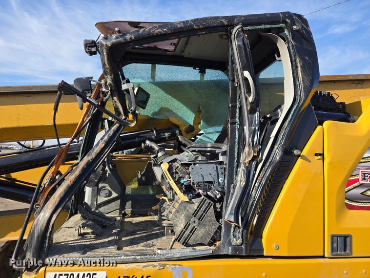 image for item YA0389 2020 CZM EK125 drilling rig