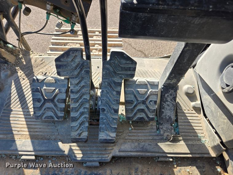 image for item YA0389 2020 CZM EK125 drilling rig