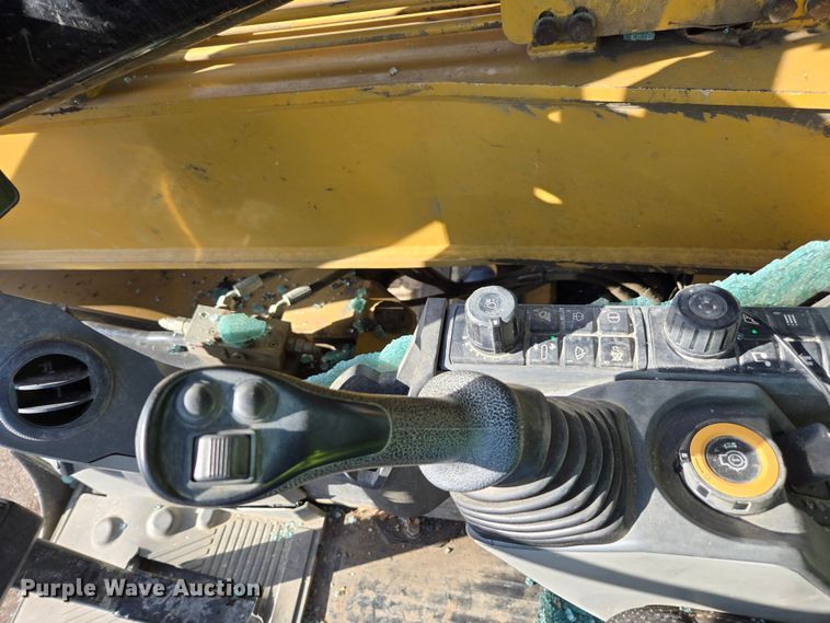 image for item YA0389 2020 CZM EK125 drilling rig