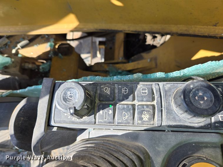 image for item YA0389 2020 CZM EK125 drilling rig