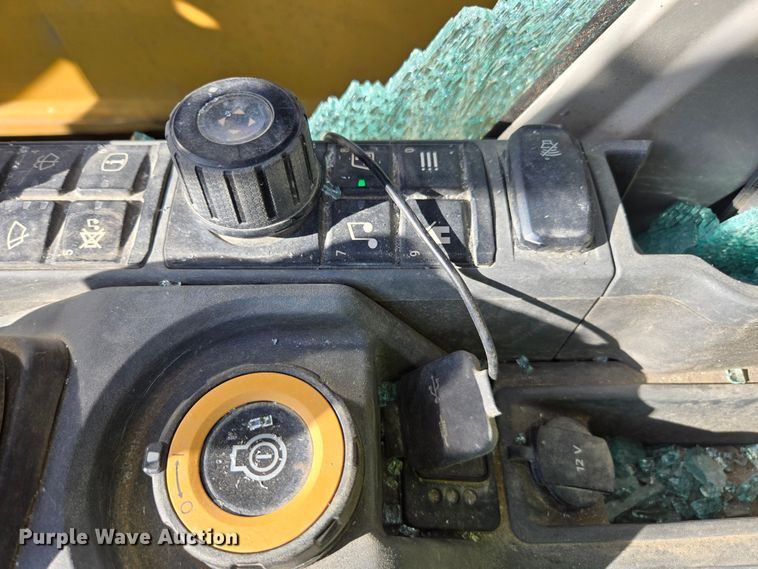 image for item YA0389 2020 CZM EK125 drilling rig