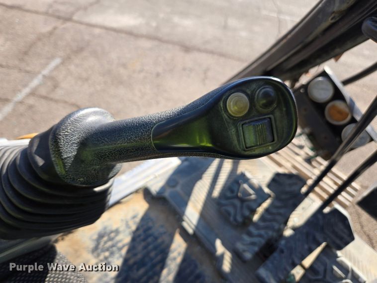 image for item YA0389 2020 CZM EK125 drilling rig