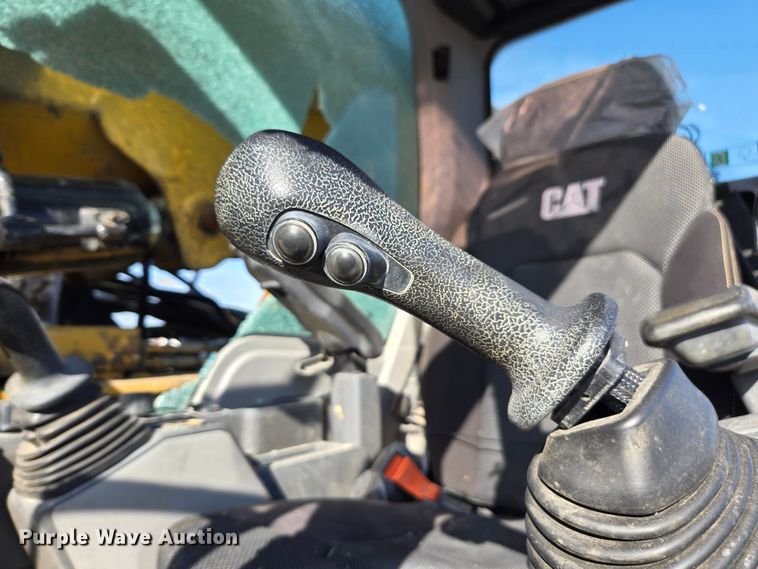 image for item YA0389 2020 CZM EK125 drilling rig