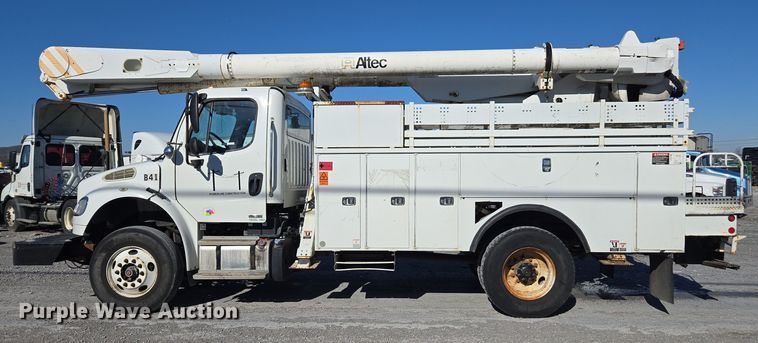 image for item YA0392 2011 Freightliner Business Class M2 106 bucket truck