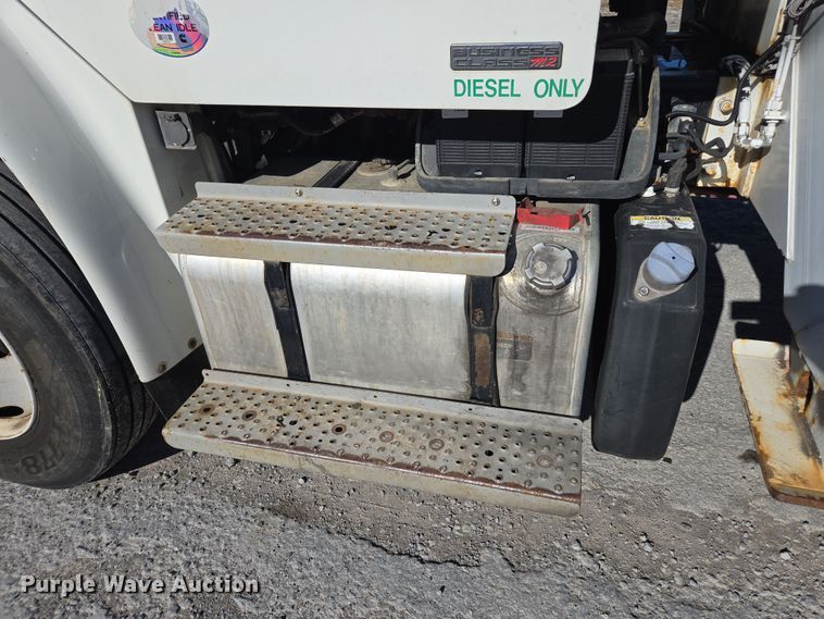 image for item YA0392 2011 Freightliner Business Class M2 106 bucket truck