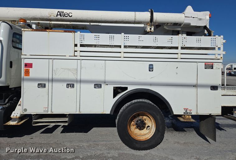 image for item YA0392 2011 Freightliner Business Class M2 106 bucket truck