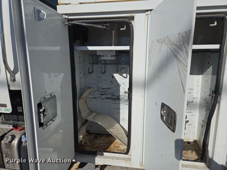 image for item YA0392 2011 Freightliner Business Class M2 106 bucket truck