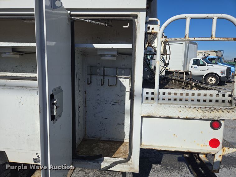 image for item YA0392 2011 Freightliner Business Class M2 106 bucket truck