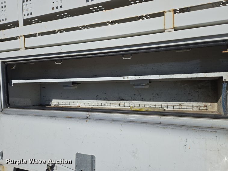 image for item YA0392 2011 Freightliner Business Class M2 106 bucket truck