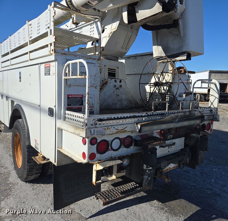 image for item YA0392 2011 Freightliner Business Class M2 106 bucket truck