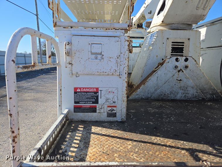 image for item YA0392 2011 Freightliner Business Class M2 106 bucket truck