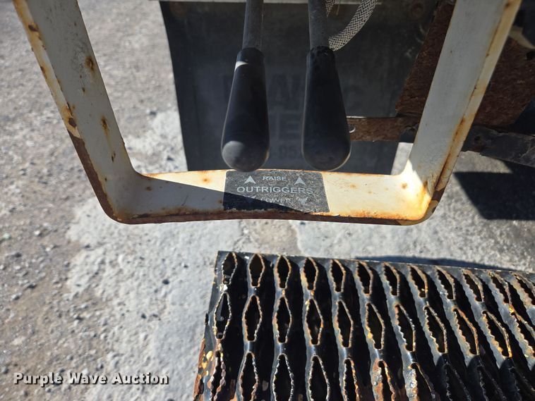 image for item YA0392 2011 Freightliner Business Class M2 106 bucket truck