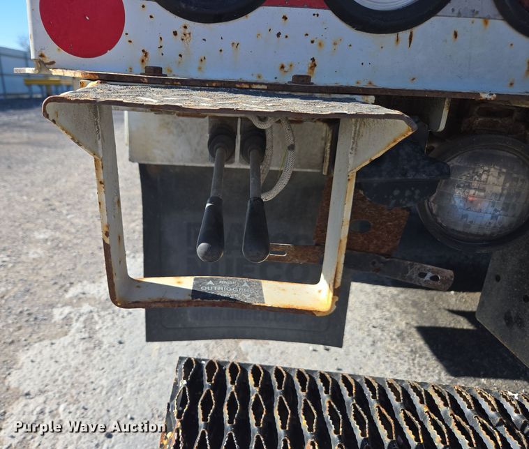 image for item YA0392 2011 Freightliner Business Class M2 106 bucket truck