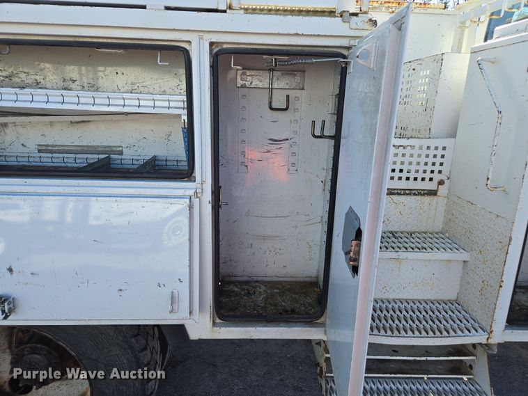 image for item YA0392 2011 Freightliner Business Class M2 106 bucket truck