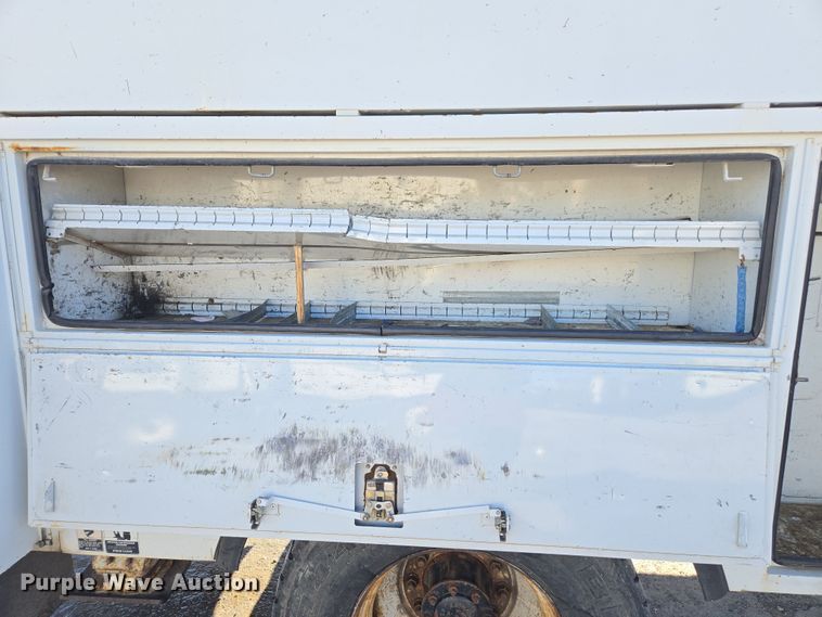 image for item YA0392 2011 Freightliner Business Class M2 106 bucket truck