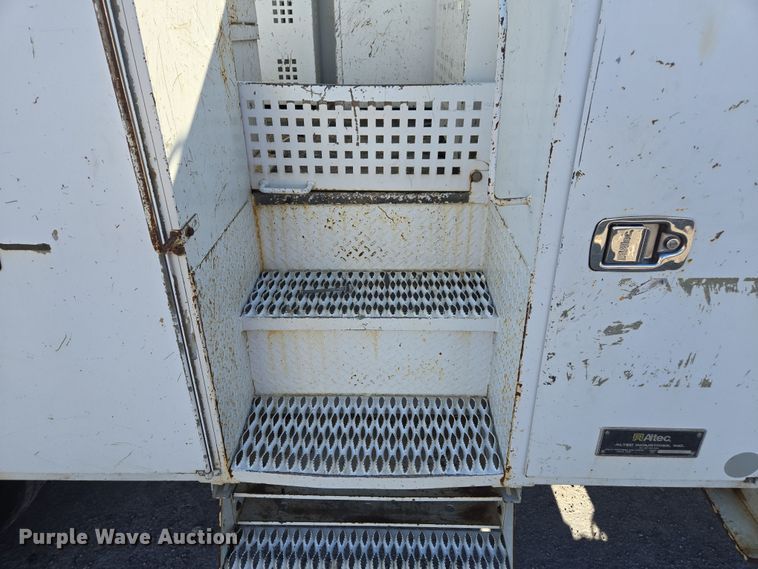 image for item YA0392 2011 Freightliner Business Class M2 106 bucket truck