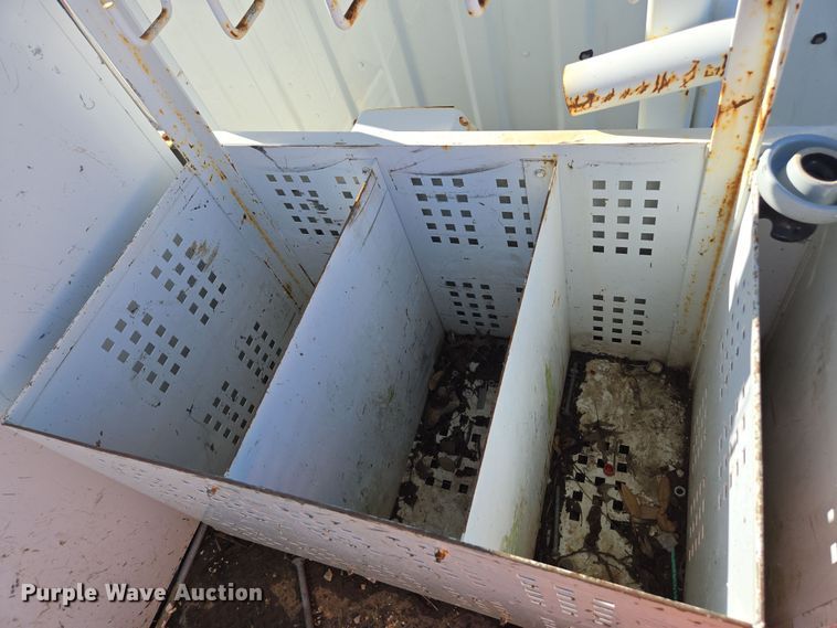 image for item YA0392 2011 Freightliner Business Class M2 106 bucket truck