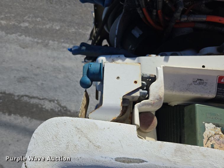 image for item YA0392 2011 Freightliner Business Class M2 106 bucket truck