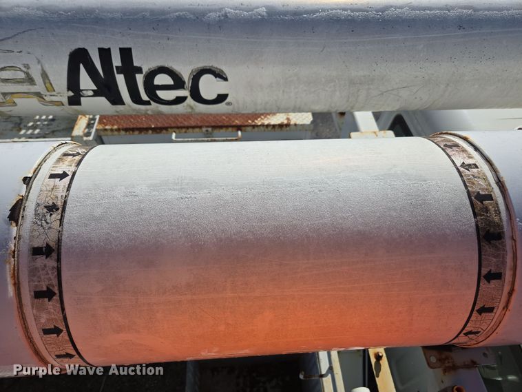 image for item YA0392 2011 Freightliner Business Class M2 106 bucket truck