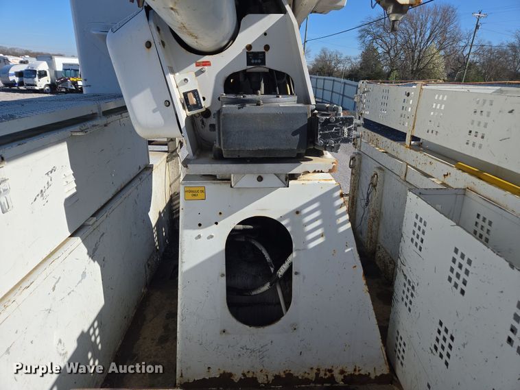 image for item YA0392 2011 Freightliner Business Class M2 106 bucket truck