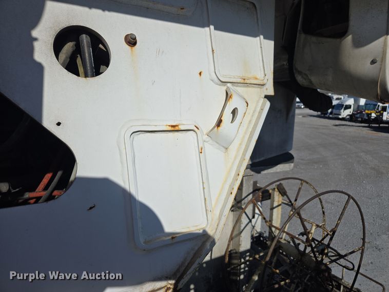 image for item YA0392 2011 Freightliner Business Class M2 106 bucket truck