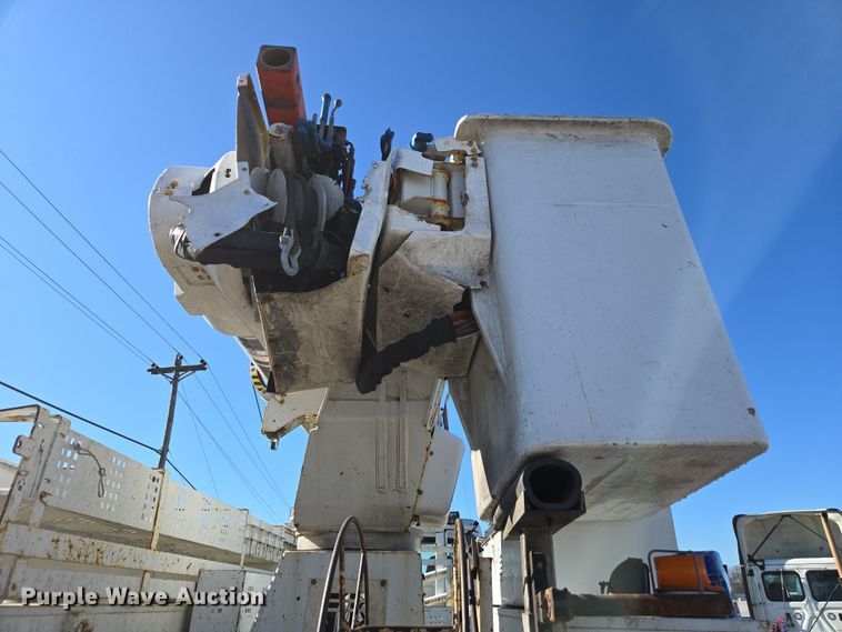 image for item YA0392 2011 Freightliner Business Class M2 106 bucket truck
