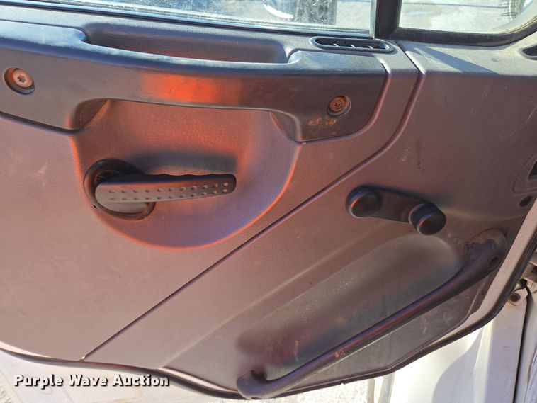 image for item YA0392 2011 Freightliner Business Class M2 106 bucket truck