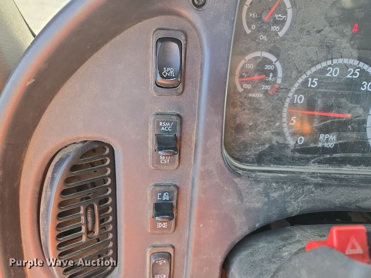 image for item YA0392 2011 Freightliner Business Class M2 106 bucket truck