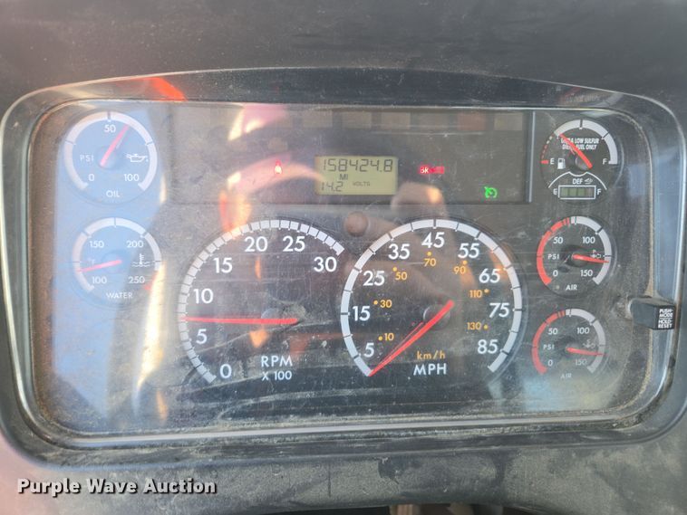 image for item YA0392 2011 Freightliner Business Class M2 106 bucket truck