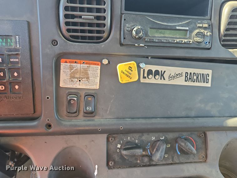 image for item YA0392 2011 Freightliner Business Class M2 106 bucket truck