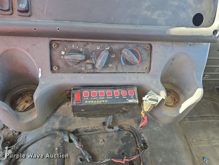 image for item YA0392 2011 Freightliner Business Class M2 106 bucket truck