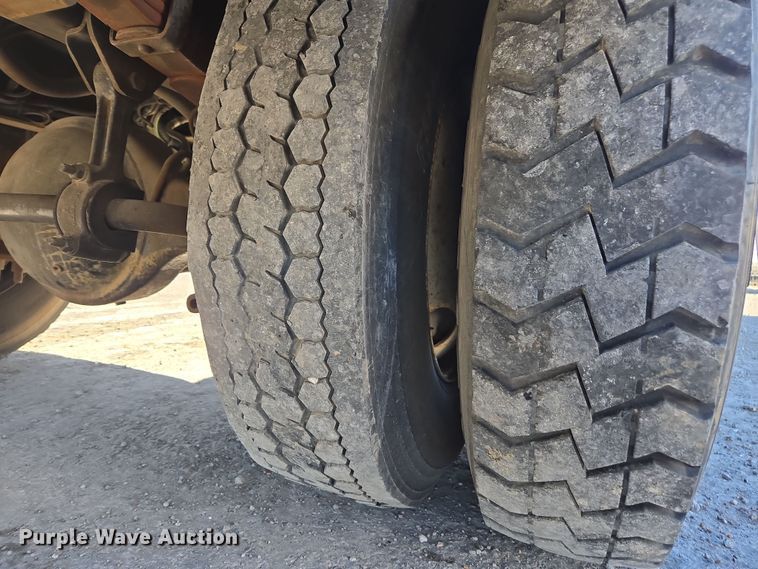 image for item YA0392 2011 Freightliner Business Class M2 106 bucket truck