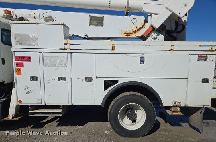 image for item YA0393 2011 Freightliner Business Class M2 106 bucket truck