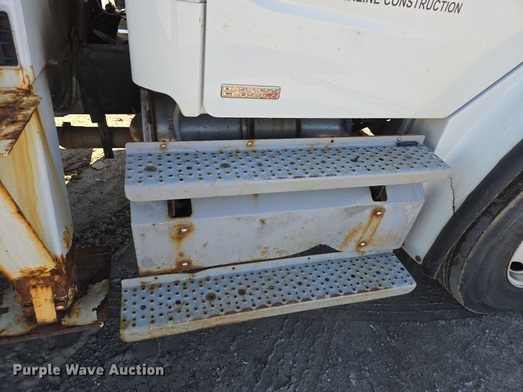 image for item YA0393 2011 Freightliner Business Class M2 106 bucket truck