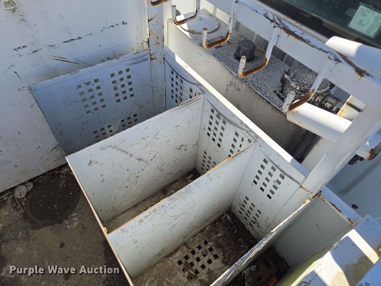 image for item YA0393 2011 Freightliner Business Class M2 106 bucket truck