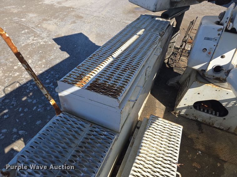 image for item YA0393 2011 Freightliner Business Class M2 106 bucket truck