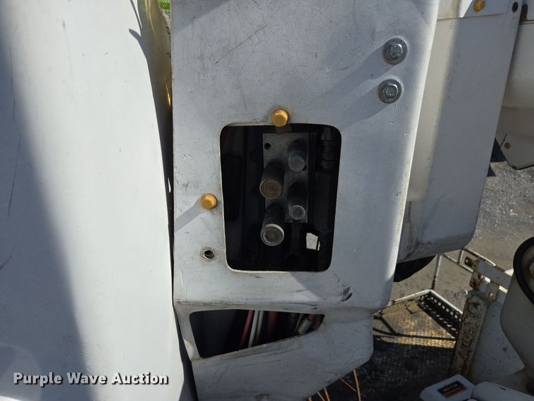 image for item YA0393 2011 Freightliner Business Class M2 106 bucket truck