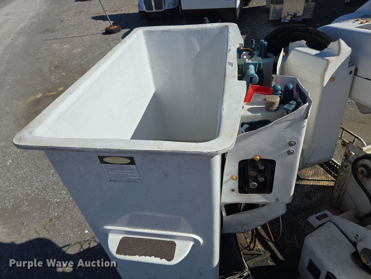 image for item YA0393 2011 Freightliner Business Class M2 106 bucket truck