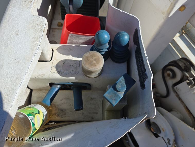 image for item YA0393 2011 Freightliner Business Class M2 106 bucket truck